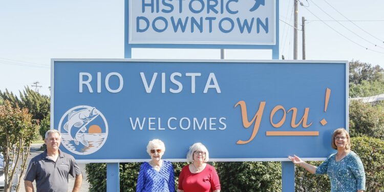 Western Entrance Welcomes YOU!