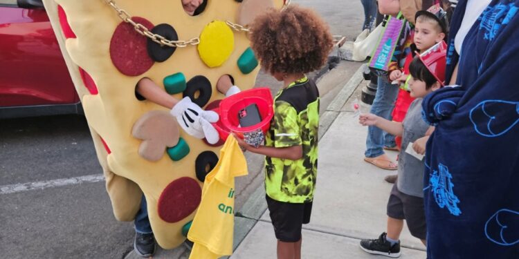 Pizza A GoGo Celebrates First Anniversary